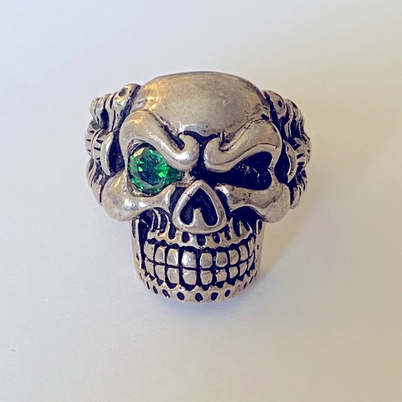 925 silver biker skull vertebrae ring green cz stone